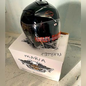 Harley Davidson full face motorcycle helmet Size Medium. NEVER USED!